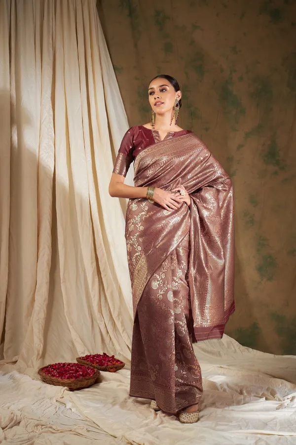 Maroon_Art_Silk_Woven_Banarasi_Saree_With_Unstitched_Blouse_For_Women