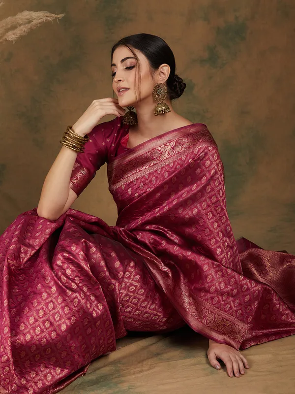Pink_Art_Silk_Woven_Banarasi_Saree_With_Unstitched_Blouse_For_Women