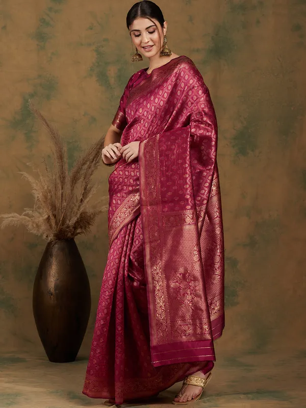 Pink_Art_Silk_Woven_Banarasi_Saree_With_Unstitched_Blouse_For_Women