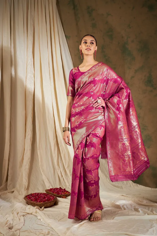 Pink_Art_Silk_Woven_Banarasi_Saree_With_Unstitched_Blouse_For_Women