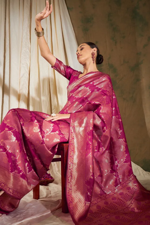 Pink_Art_Silk_Woven_Banarasi_Saree_With_Unstitched_Blouse_For_Women