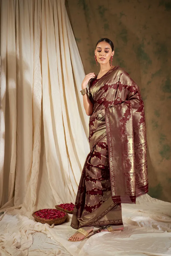 Maroon_Art_Silk_Woven_Banarasi_Saree_With_Unstitched_Blouse_For_Women