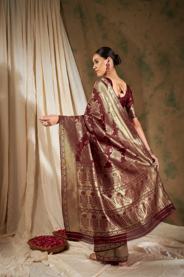 Maroon_Art_Silk_Woven_Banarasi_Saree_With_Unstitched_Blouse_For_Women