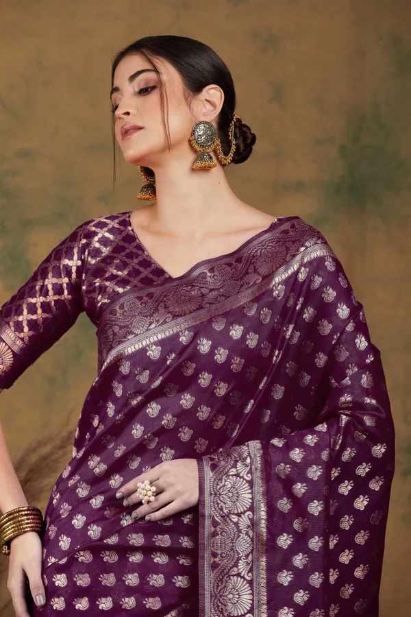 Purple_Silk_Blend_Woven_Banarasi_Saree_With_Unstitched_Blouse_For_Women