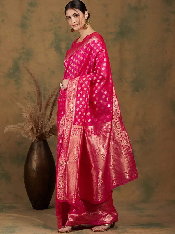 Pink_Silk_Blend_Woven_Banarasi_Saree_With_Unstitched_Blouse_For_Women
