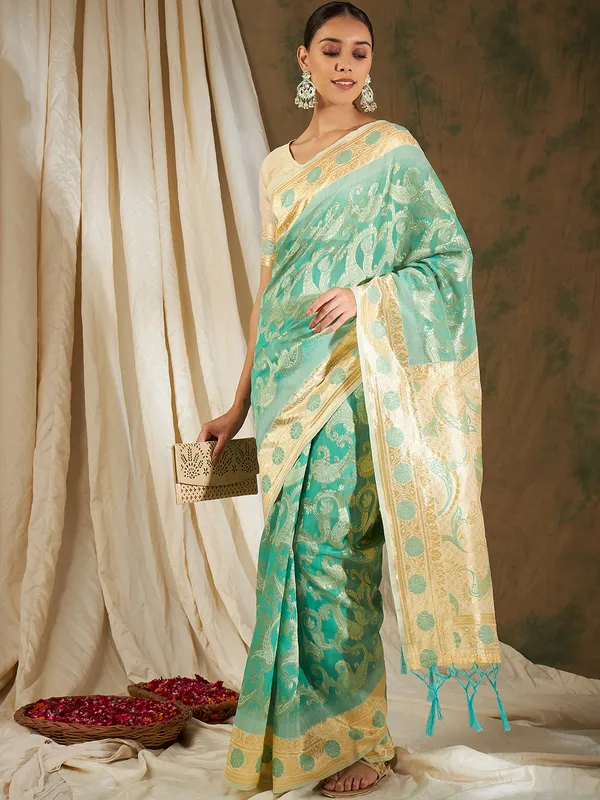 Green_Cotton_Blend_Woven_Banarasi_Saree_With_Unstitched_Blouse_For_Women