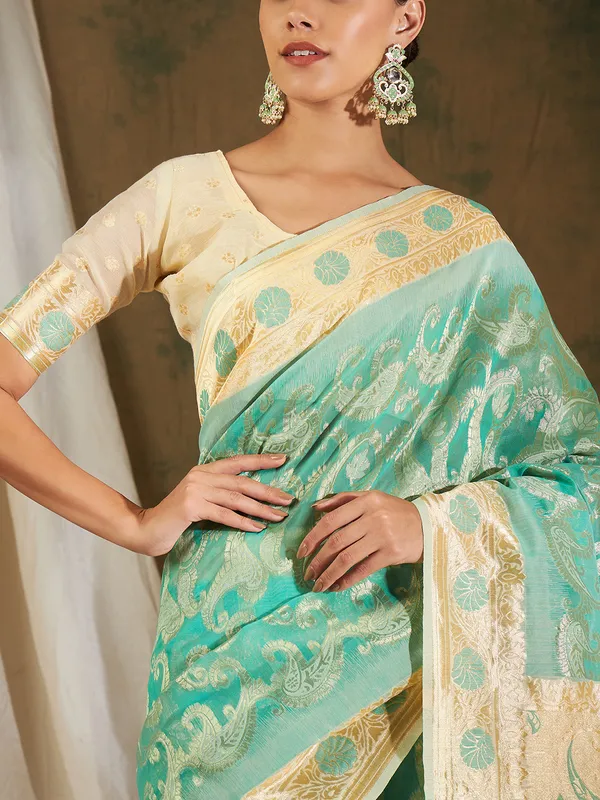 Green_Cotton_Blend_Woven_Banarasi_Saree_With_Unstitched_Blouse_For_Women