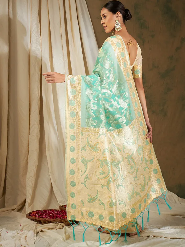 Green_Cotton_Blend_Woven_Banarasi_Saree_With_Unstitched_Blouse_For_Women