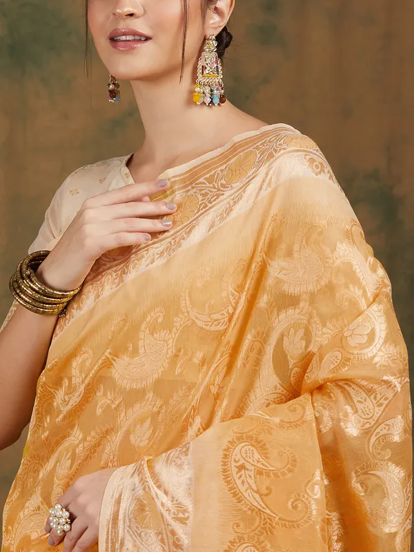 Yellow_Cotton_Blend_Woven_Banarasi_Saree_With_Unstitched_Blouse_For_Women