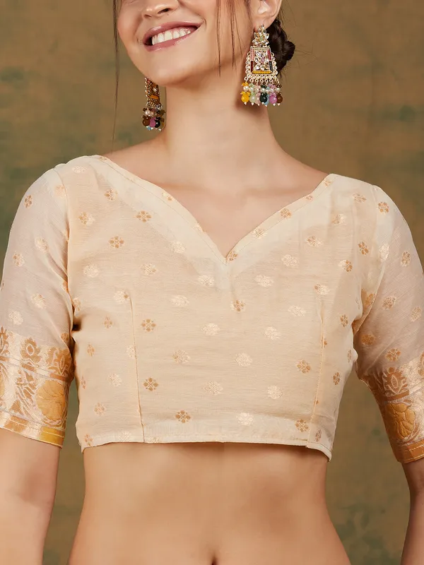 Yellow_Cotton_Blend_Woven_Banarasi_Saree_With_Unstitched_Blouse_For_Women