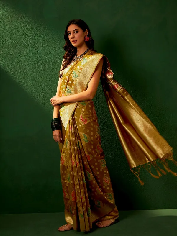 Brown_Organza_Woven_Banarasi_Saree_With_Unstitched_Blouse_For_Women
