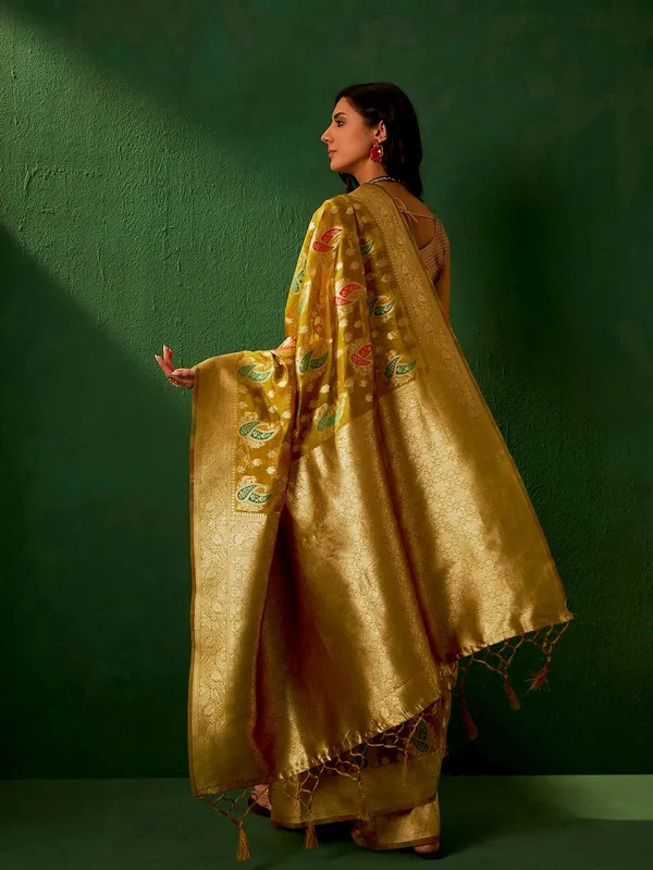 Brown_Organza_Woven_Banarasi_Saree_With_Unstitched_Blouse_For_Women