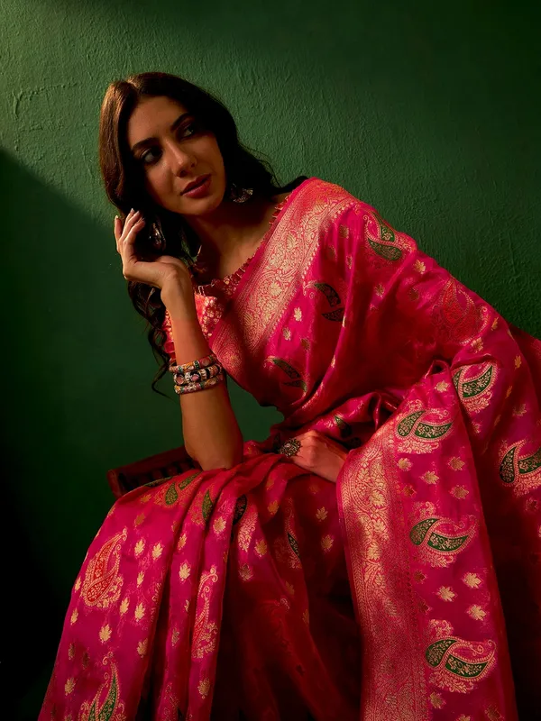 Pink_Organza_Woven_Banarasi_Saree_With_Unstitched_Blouse_For_Women