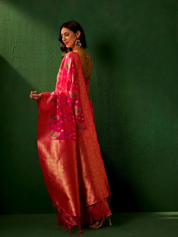 Pink_Organza_Woven_Banarasi_Saree_With_Unstitched_Blouse_For_Women