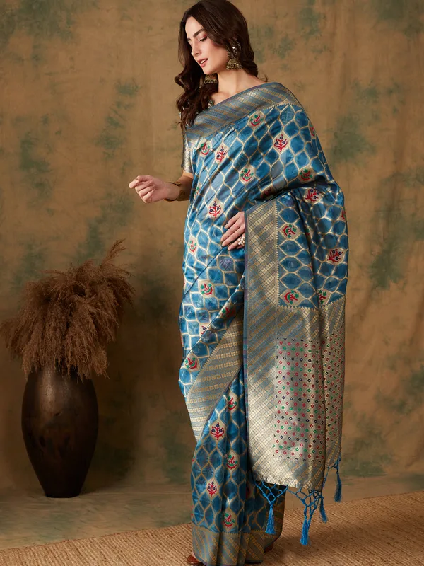 Blue_Organza_Woven_Banarasi_Saree_With_Unstitched_Blouse_For_Women