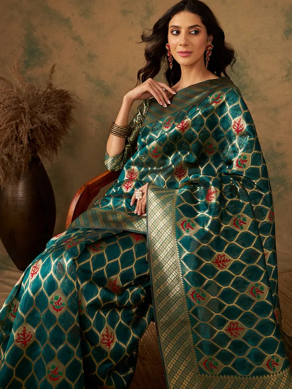Green_Organza_Woven_Banarasi_Saree_With_Unstitched_Blouse_For_Women