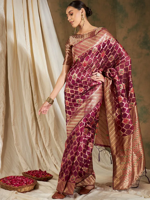 Maroon_Organza_Woven_Banarasi_Saree_With_Unstitched_Blouse_For_Women