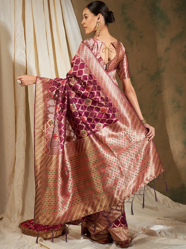 Maroon_Organza_Woven_Banarasi_Saree_With_Unstitched_Blouse_For_Women