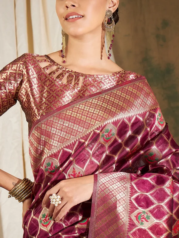 Maroon_Organza_Woven_Banarasi_Saree_With_Unstitched_Blouse_For_Women