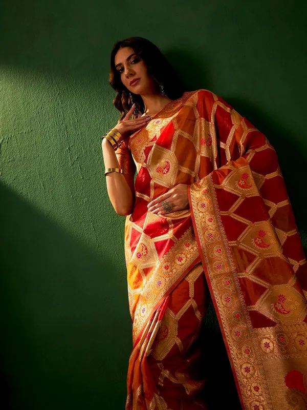 Multicolor_Organza_Woven_Banarasi_Saree_With_Unstitched_Blouse_For_Women