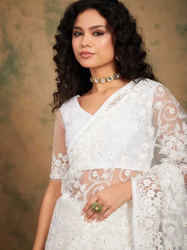 White_Supernet_Embroidered_Banarasi_Saree_With_Unstitched_Blouse_For_Women