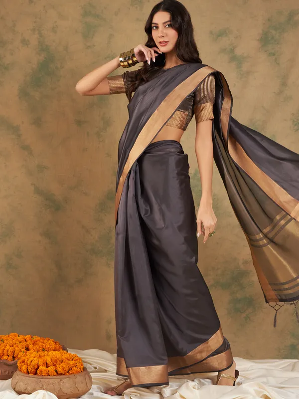 Dark_Blue_Organza_Woven_Banarasi_Saree_With_Unstitched_Blouse_For_Women