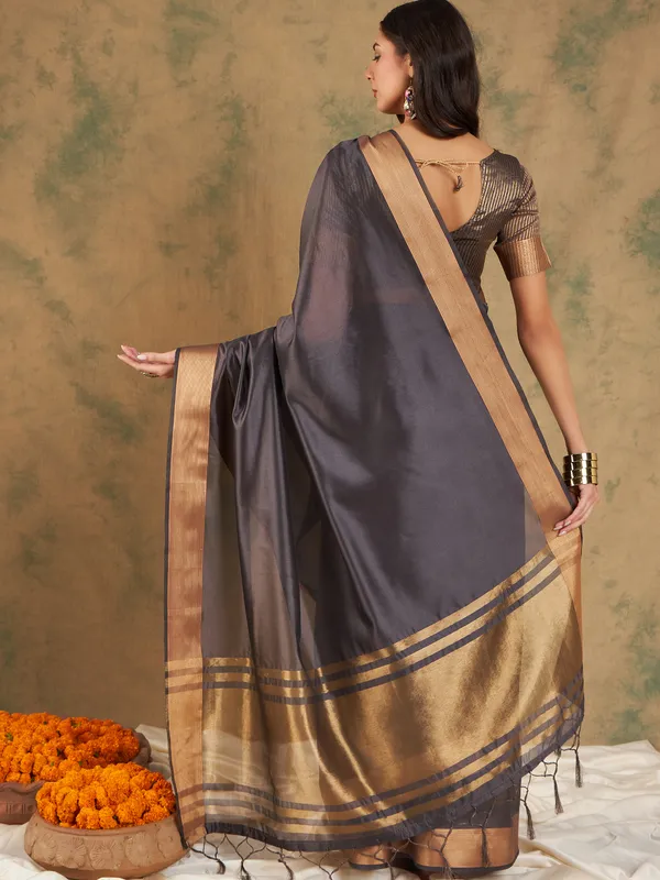 Dark_Blue_Organza_Woven_Banarasi_Saree_With_Unstitched_Blouse_For_Women