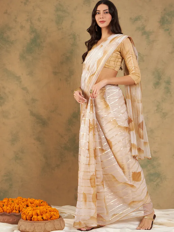 Beige_Organza_Woven_Banarasi_Saree_With_Unstitched_Blouse_For_Women