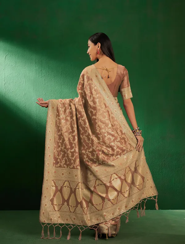 Gold_Art_Silk_Woven_Banarasi_Saree_With_Unstitched_Blouse_For_Women