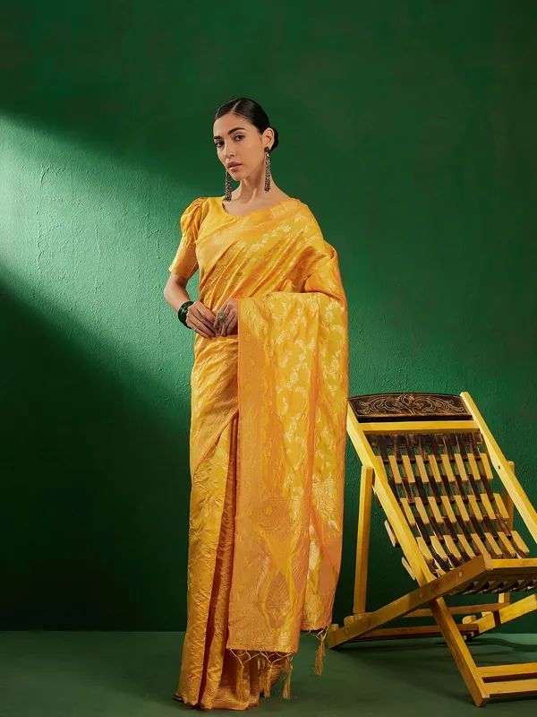 Yellow_Art_Silk_Woven_Banarasi_Saree_With_Unstitched_Blouse_For_Women