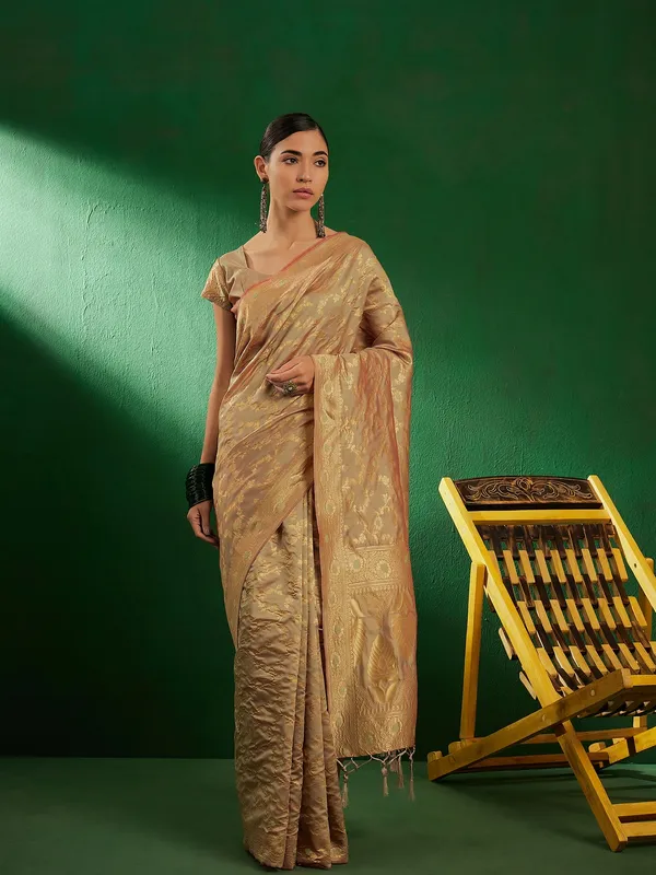 Beige_Art_Silk_Woven_Banarasi_Saree_With_Unstitched_Blouse_For_Women