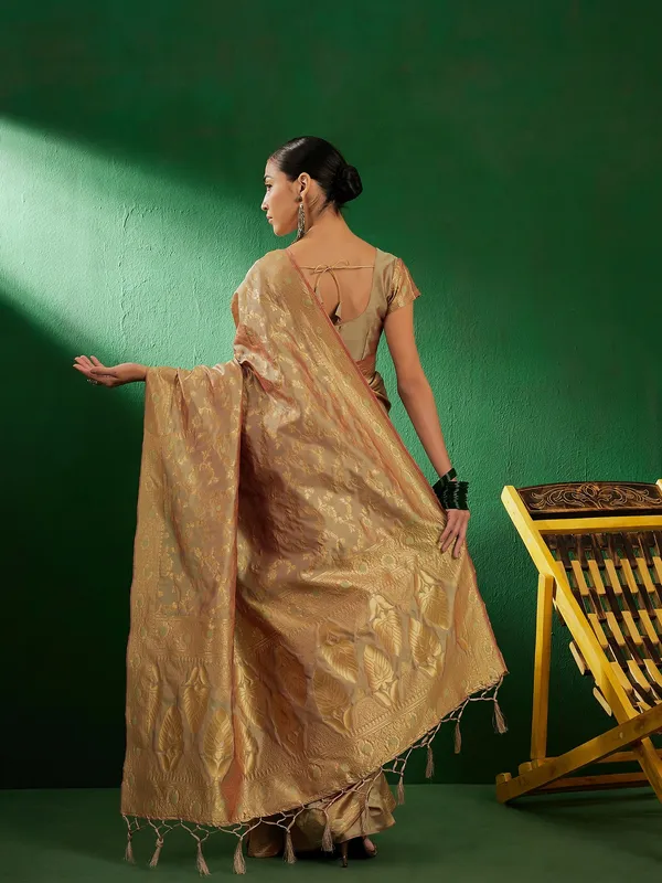 Beige_Art_Silk_Woven_Banarasi_Saree_With_Unstitched_Blouse_For_Women