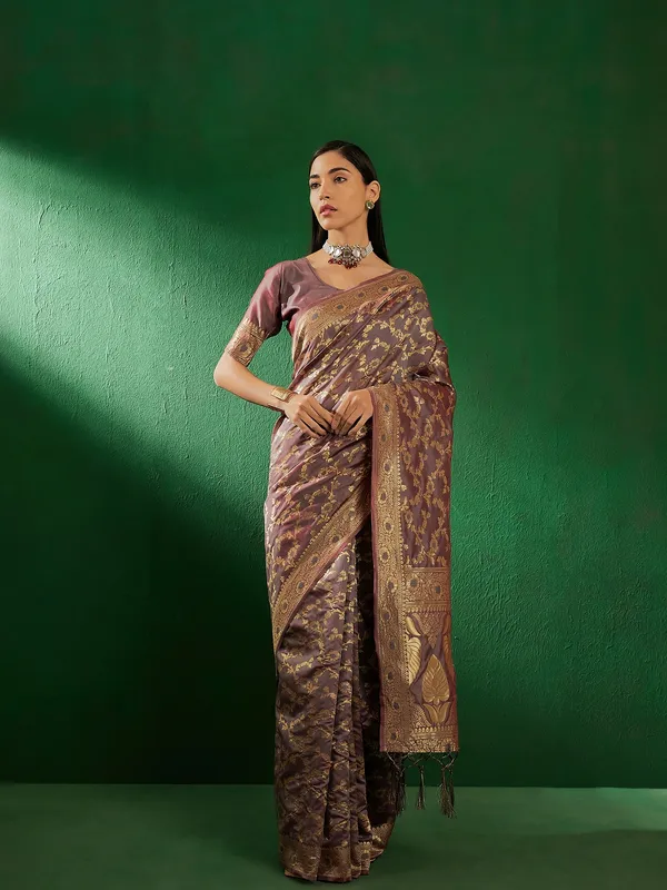 Grey_Art_Silk_Woven_Banarasi_Saree_With_Unstitched_Blouse_For_Women