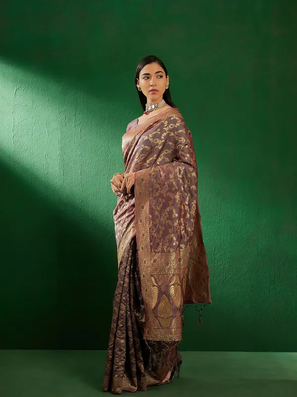 Grey_Art_Silk_Woven_Banarasi_Saree_With_Unstitched_Blouse_For_Women