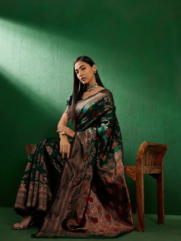 Green_Art_Silk_Woven_Banarasi_Saree_With_Unstitched_Blouse_For_Women