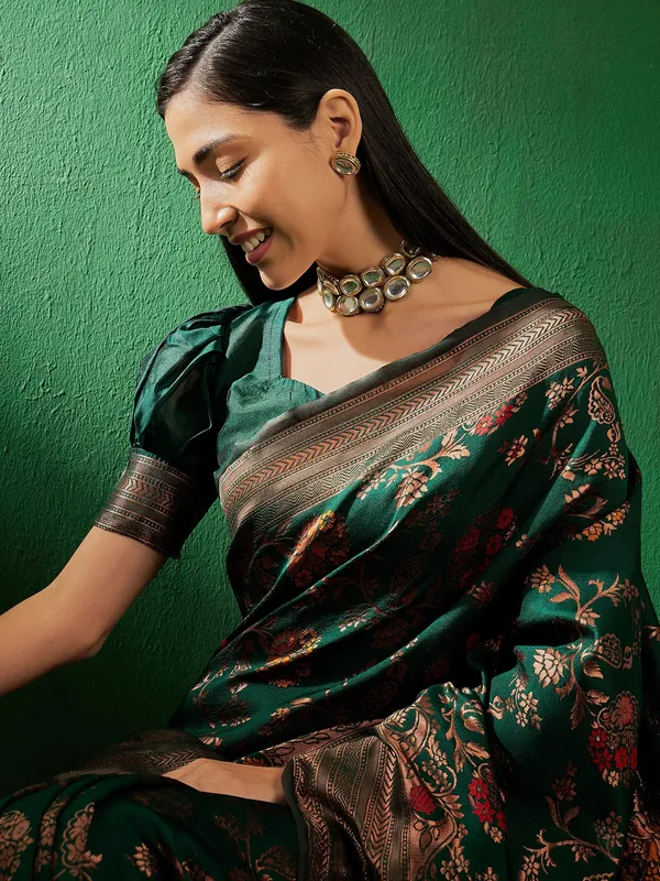 Green_Art_Silk_Woven_Banarasi_Saree_With_Unstitched_Blouse_For_Women