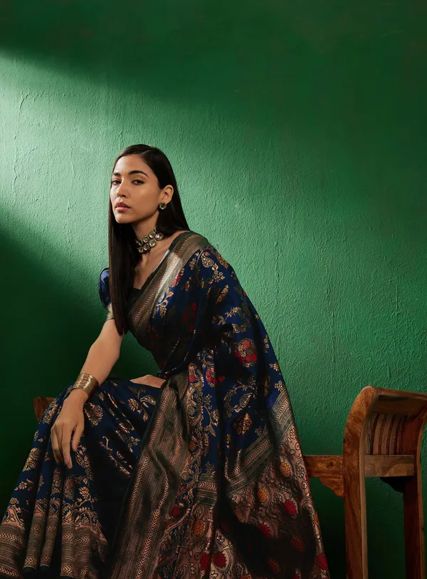 Dark_Blue_Art_Silk_Woven_Banarasi_Saree_With_Unstitched_Blouse_For_Women