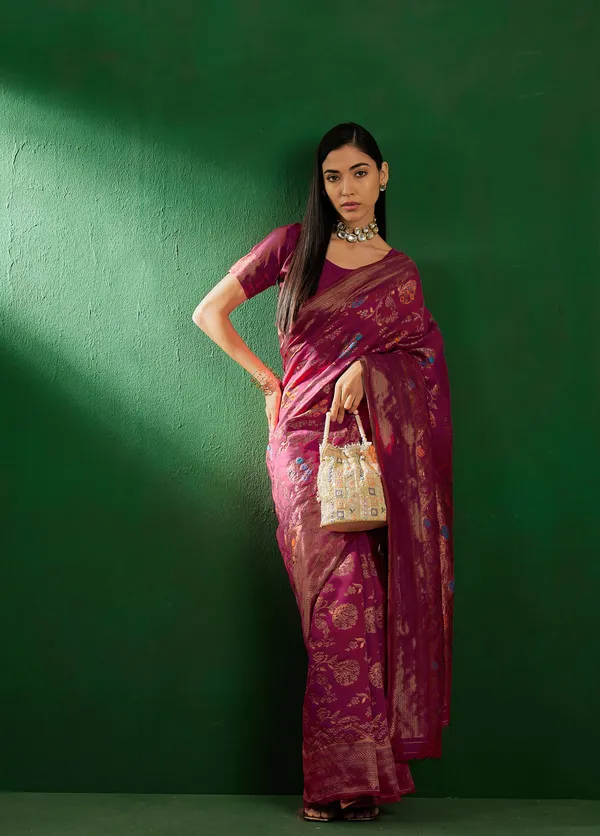 Maroon_Art_Silk_Woven_Banarasi_Saree_With_Unstitched_Blouse_For_Women