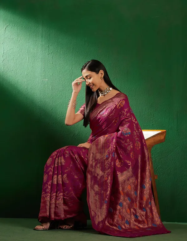 Maroon_Art_Silk_Woven_Banarasi_Saree_With_Unstitched_Blouse_For_Women