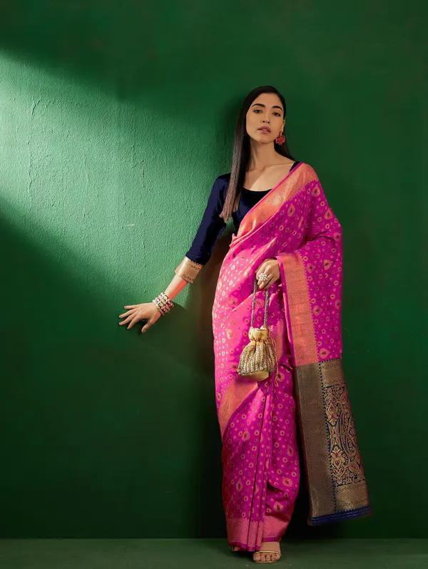 Pink_Art_Silk_Woven_Banarasi_Saree_With_Unstitched_Blouse_For_Women