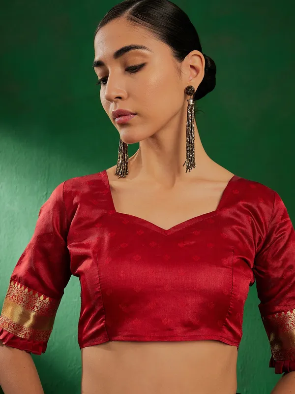 Green_Art_Silk_Woven_Banarasi_Saree_With_Unstitched_Blouse_For_Women
