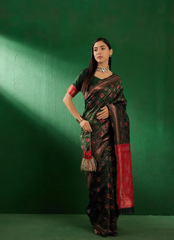 Green_Art_Silk_Woven_Banarasi_Saree_With_Unstitched_Blouse_For_Women