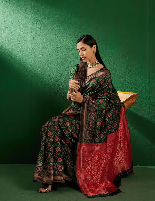 Green_Art_Silk_Woven_Banarasi_Saree_With_Unstitched_Blouse_For_Women
