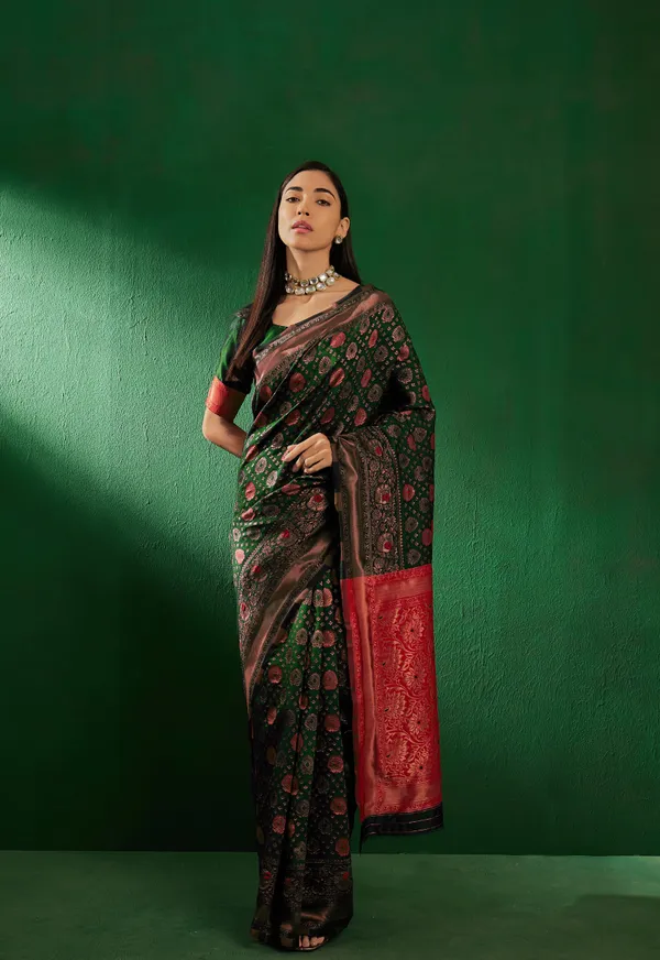 Green_Art_Silk_Woven_Banarasi_Saree_With_Unstitched_Blouse_For_Women