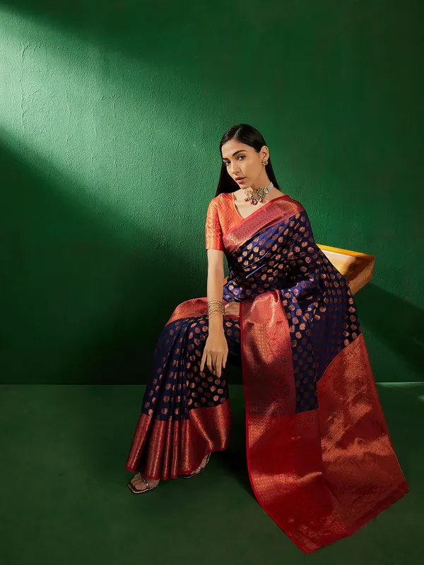 Dark_Blue_Art_Silk_Woven_Banarasi_Saree_With_Unstitched_Blouse_For_Women