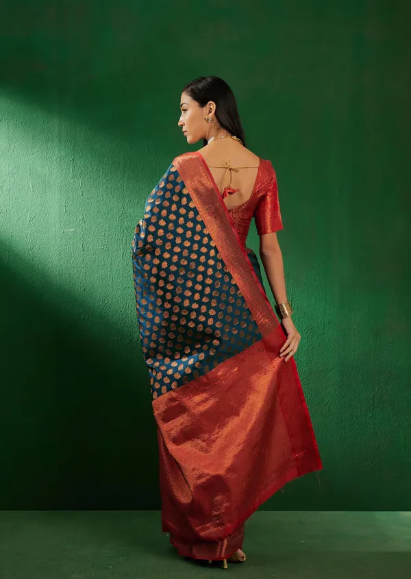 Green_Art_Silk_Woven_Banarasi_Saree_With_Unstitched_Blouse_For_Women