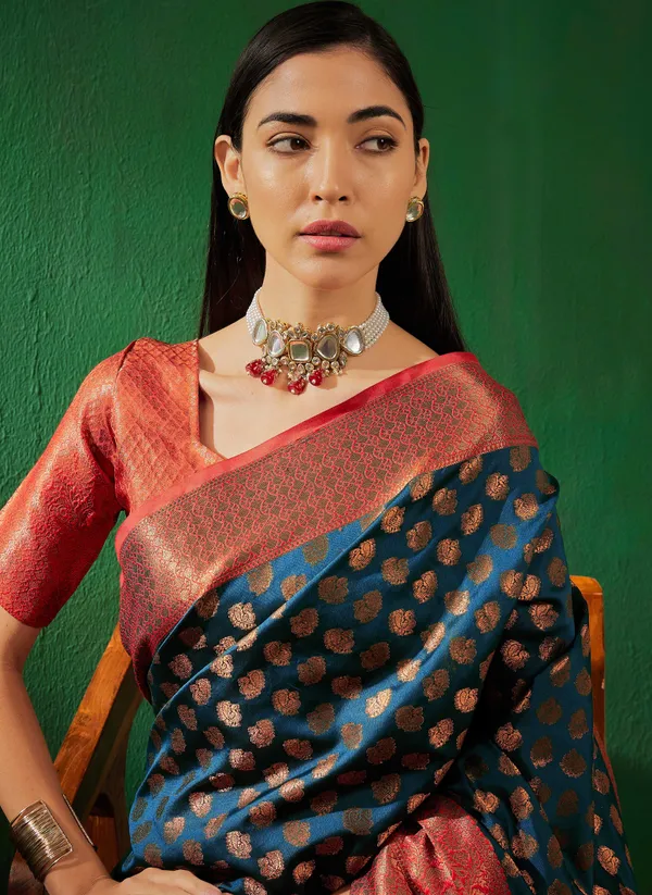 Green_Art_Silk_Woven_Banarasi_Saree_With_Unstitched_Blouse_For_Women
