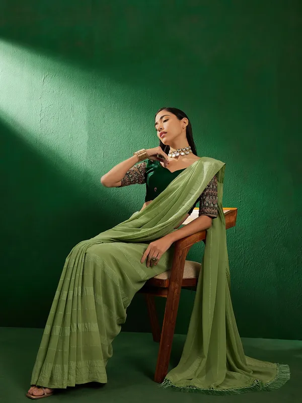 Green_Art_Silk_Embroidered_Banarasi_Saree_With_Unstitched_Blouse_For_Women
