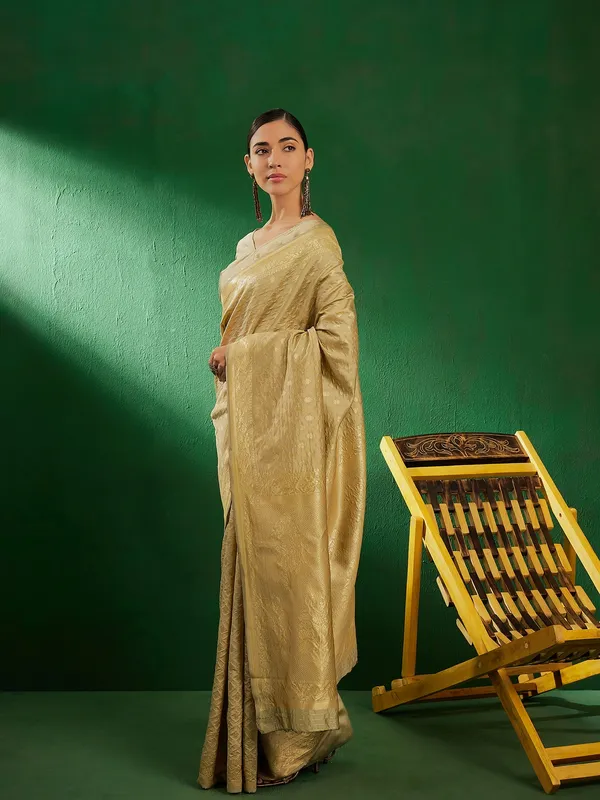 Beige_Art_Silk_Woven_Banarasi_Saree_With_Unstitched_Blouse_For_Women