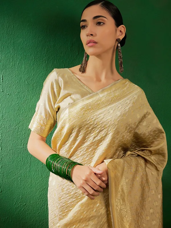 Beige_Art_Silk_Woven_Banarasi_Saree_With_Unstitched_Blouse_For_Women